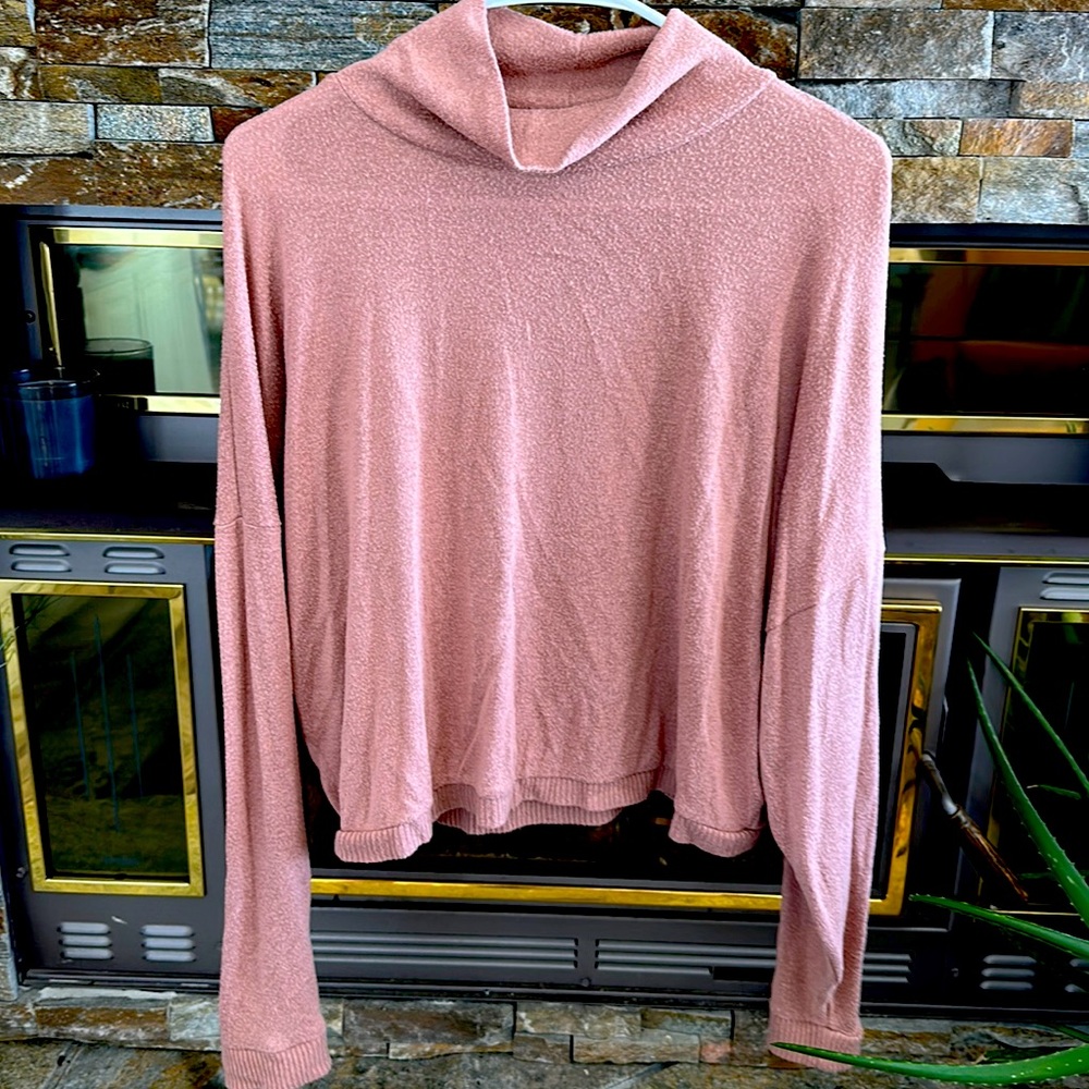 Pink crop turtleneck